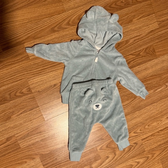 Carter’s Baby Outfit - Picture 3 of 4